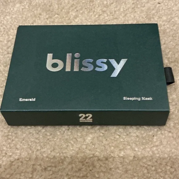 NIB Blissy Emerald Green Silk Sleeping Mask - Picture 2 of 5